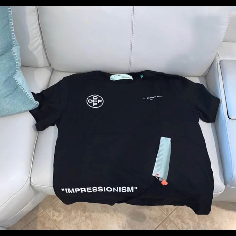 Brand “OFF WHITE” Men’s size Large Tee. Brand new!
